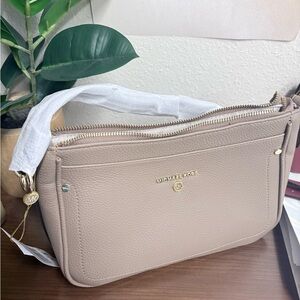 MICHAEL Michael Kors "Jet Set" shoulder bag with Gold Details